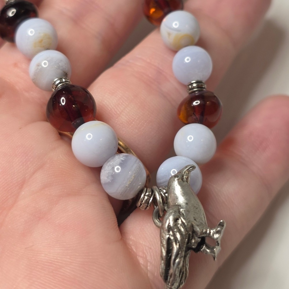 Unbranded Raven Charm Bead Bracelet OS Blue Amber Excellent Stretch - Picture 3 of 6